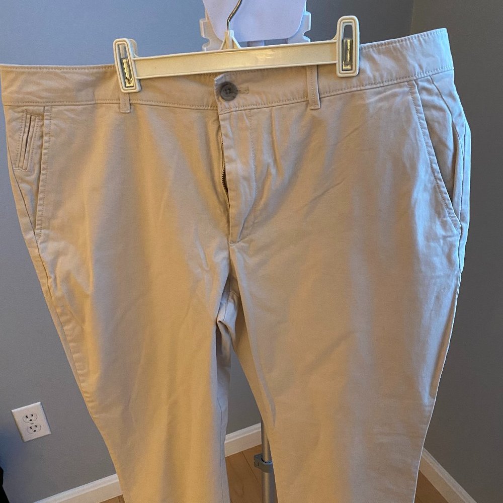 Banana Republic Girlfriend Fit Chinos NWT
